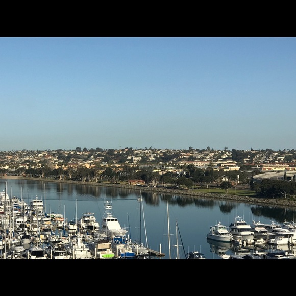 Meet your Posher, Gloria - Picture 1 of 1